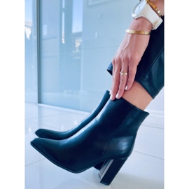 Klasické Fergie Black kozačky na vysokém podpatku černá 2 Klasické Fergie Black kozačky na vysokém podpatku černá 2