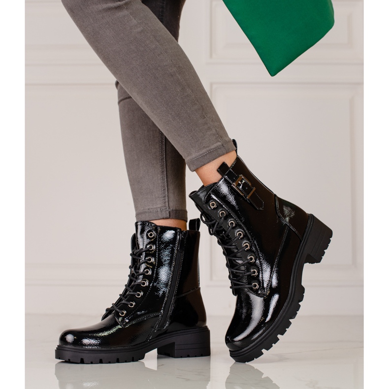 Dámské lakované tašky Vinceza černá 1