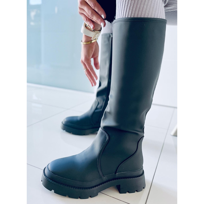 Černé jezdecké boty Pionter černá 2