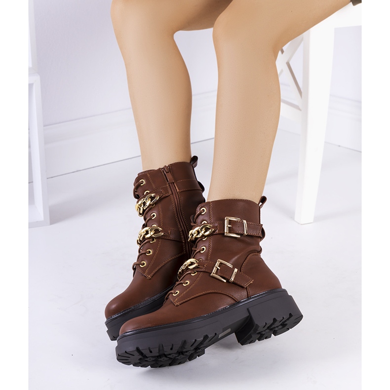 Hnědé kozačky s řetízky Corinna hnědý 1