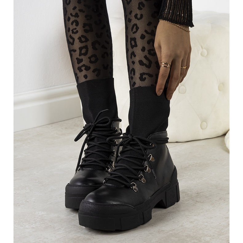 Černé dámské turistické boty Passo černá 1 Černé dámské turistické boty Passo černá 1