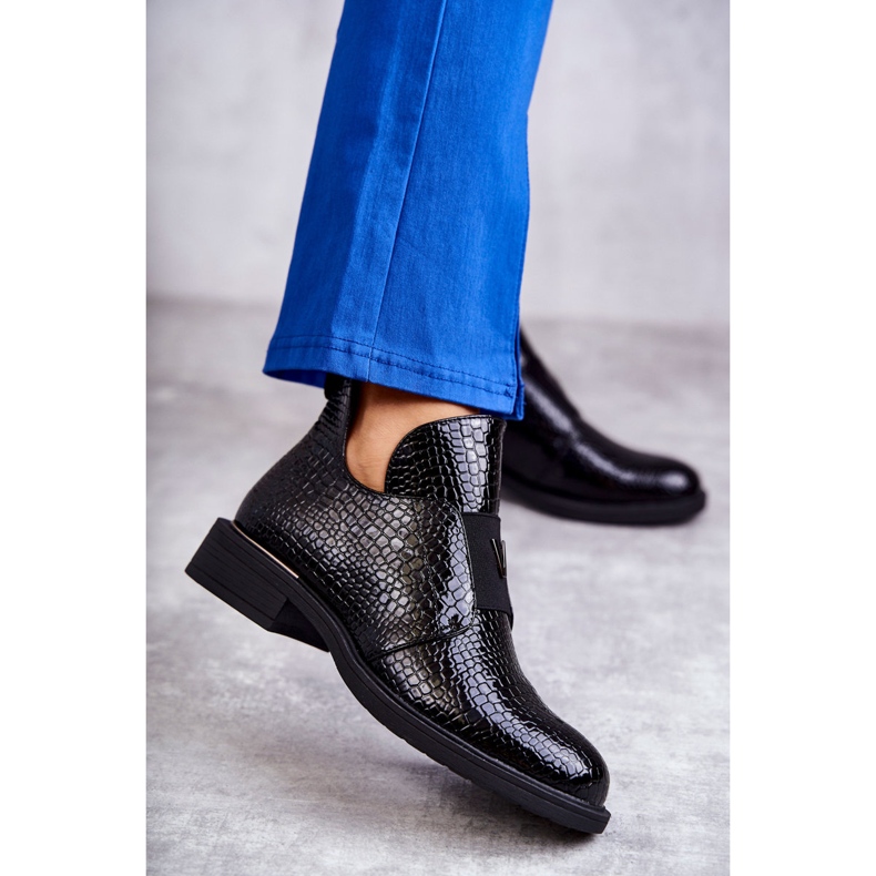 Vinceza Lakované kozačky s výřezy na plochém podpatku Black Eunice černá 1