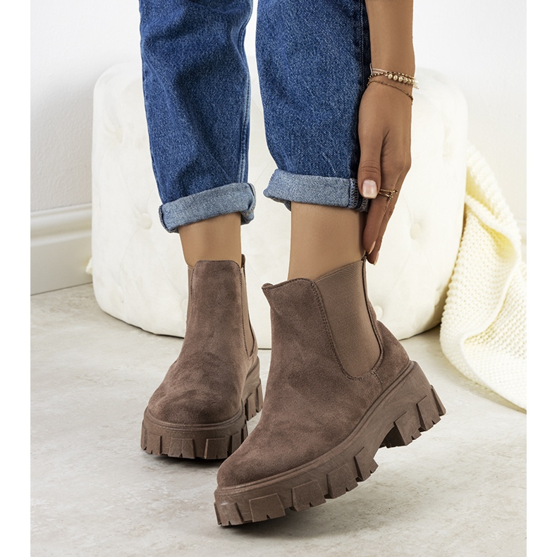 Hnědé dámské kozačky Mooca hnědý 1