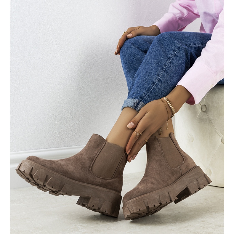 Hnědé dámské kozačky Mooca hnědý 2