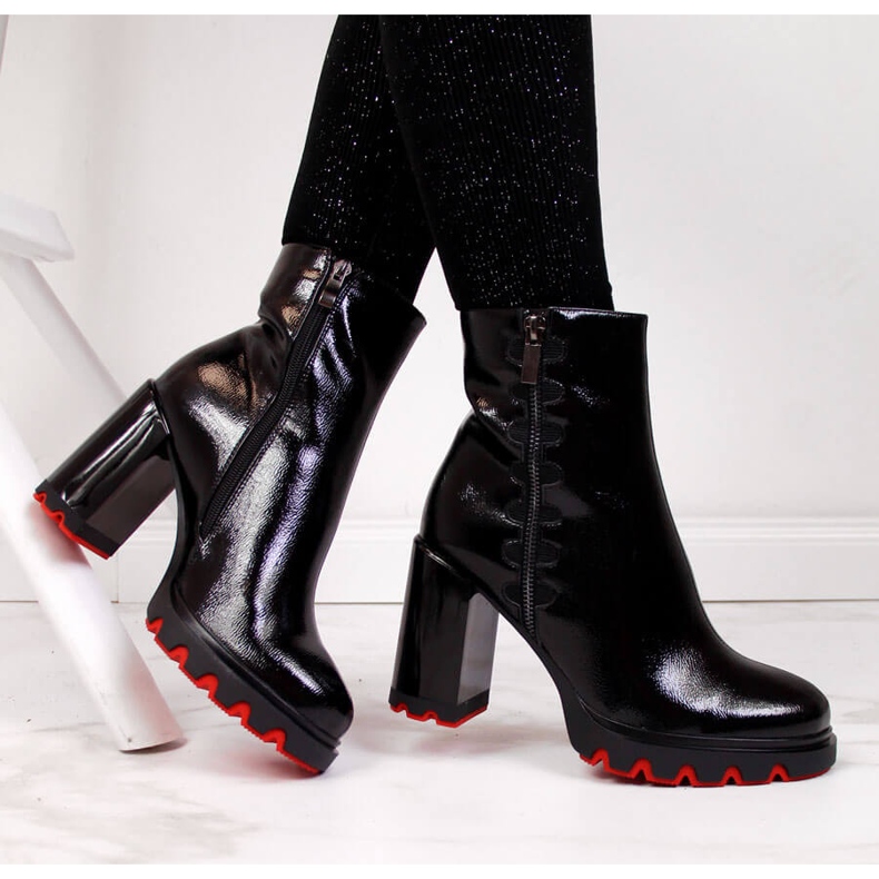 Černé dámské kozačky Filippo na sloupku černá 1