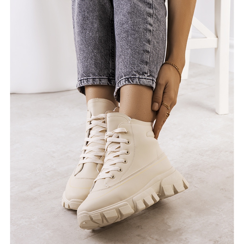 Béžové dámské turistické boty Nurbi béžový 1