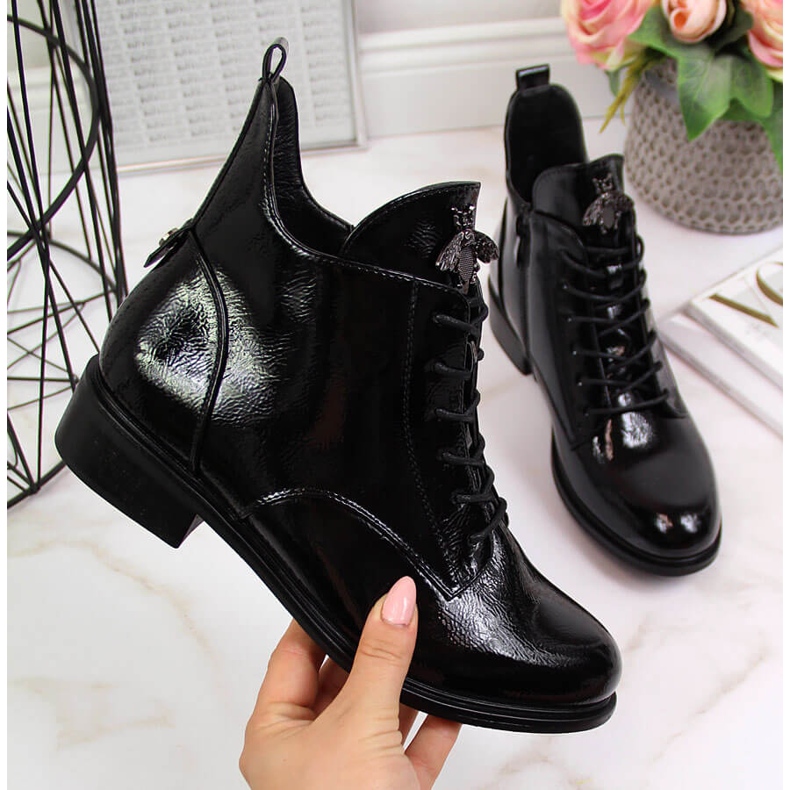 Dámské černé zateplené lakované černé kozačky Filippo černá 2 Dámské černé zateplené lakované černé kozačky Filippo černá 2