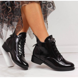 Dámské černé zateplené lakované černé kozačky Filippo černá 1 Dámské černé zateplené lakované černé kozačky Filippo černá 1