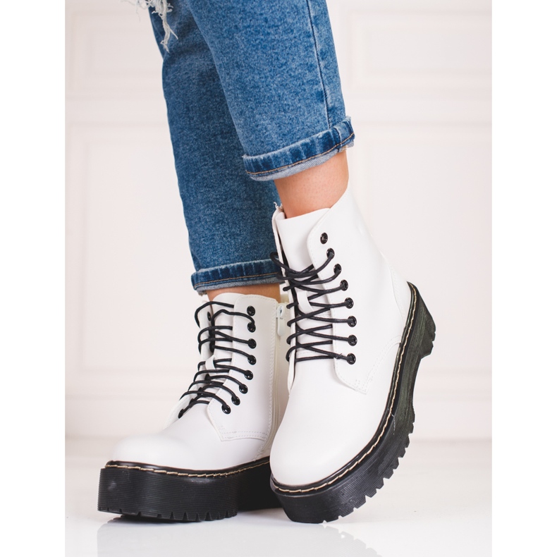 Dámské bílé tašky Shelovet se šněrováním na platformě bílý 1