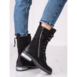 Černé dělnice od S. Barski černý 2