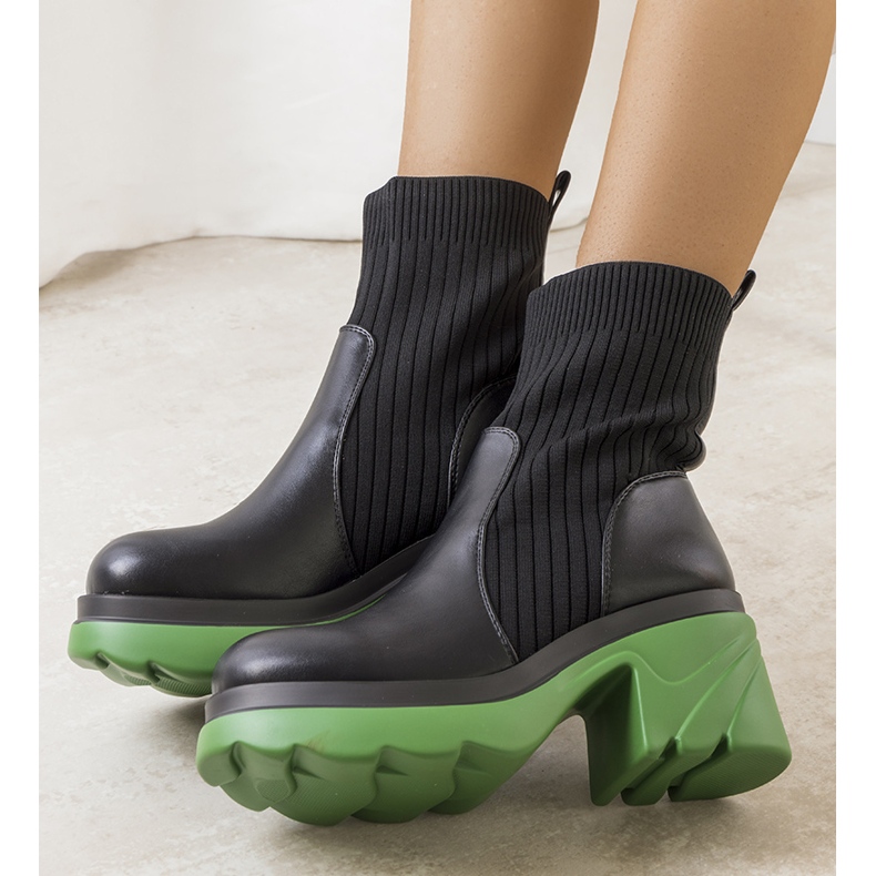 Černé kozačky s červenou podrážkou Tomlin černá 1 Černé kozačky s červenou podrážkou Tomlin černá 1