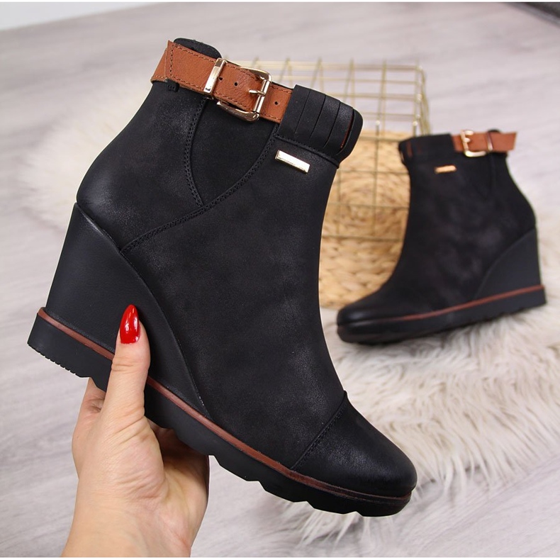 Černé Černé tenisky na klínku Filippo černá 1