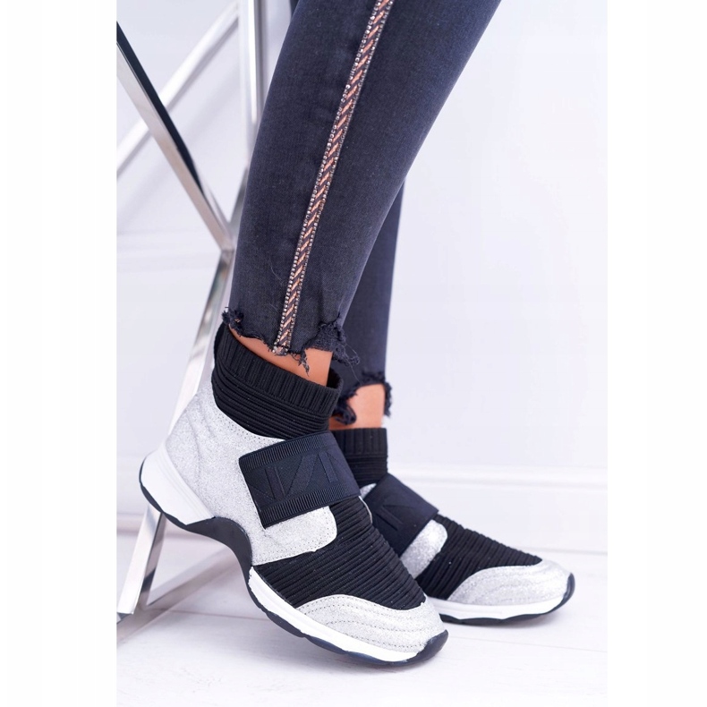 Dámské sportovní boty Lu Boo s ponožkou Stříbrné třpytky Phantom HT9022 černá stříbrný 2 Dámské sportovní boty Lu Boo s ponožkou Stříbrné třpytky Phantom HT9022 černá stříbrný 2