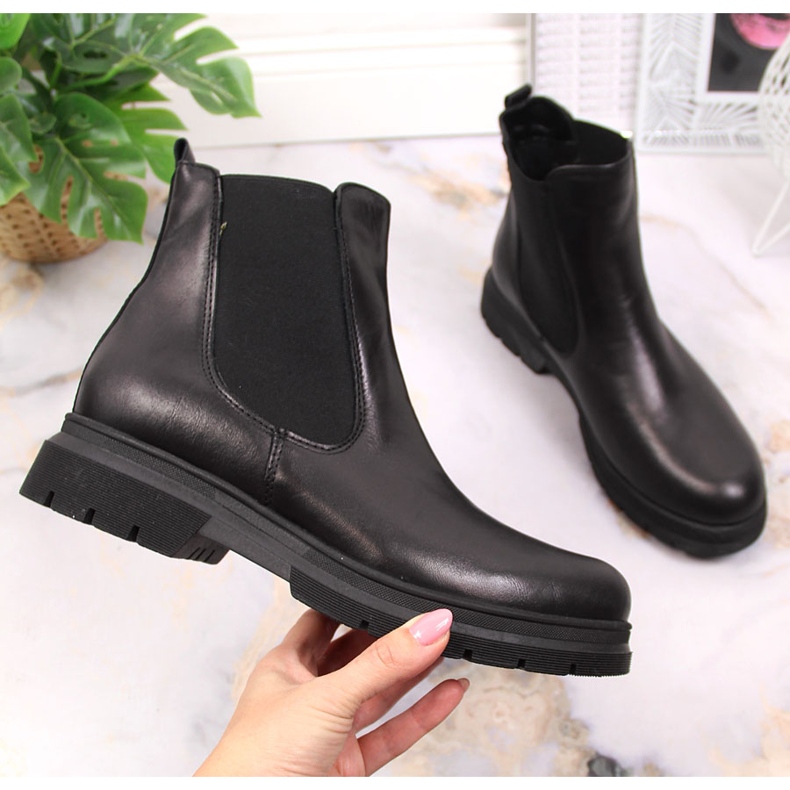 Černé nazouvací kožené kotníkové boty Dolce Pietro černá 1