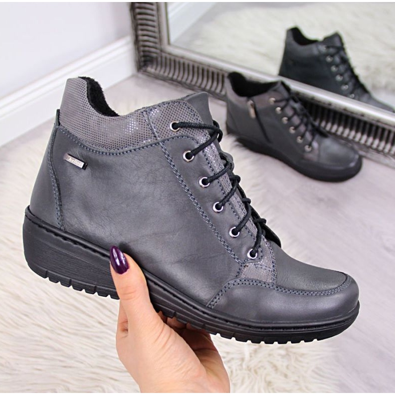 Kožené boty se zatepleným klínem Helios W H524A šedá 1 Kožené boty se zatepleným klínem Helios W H524A šedá 1