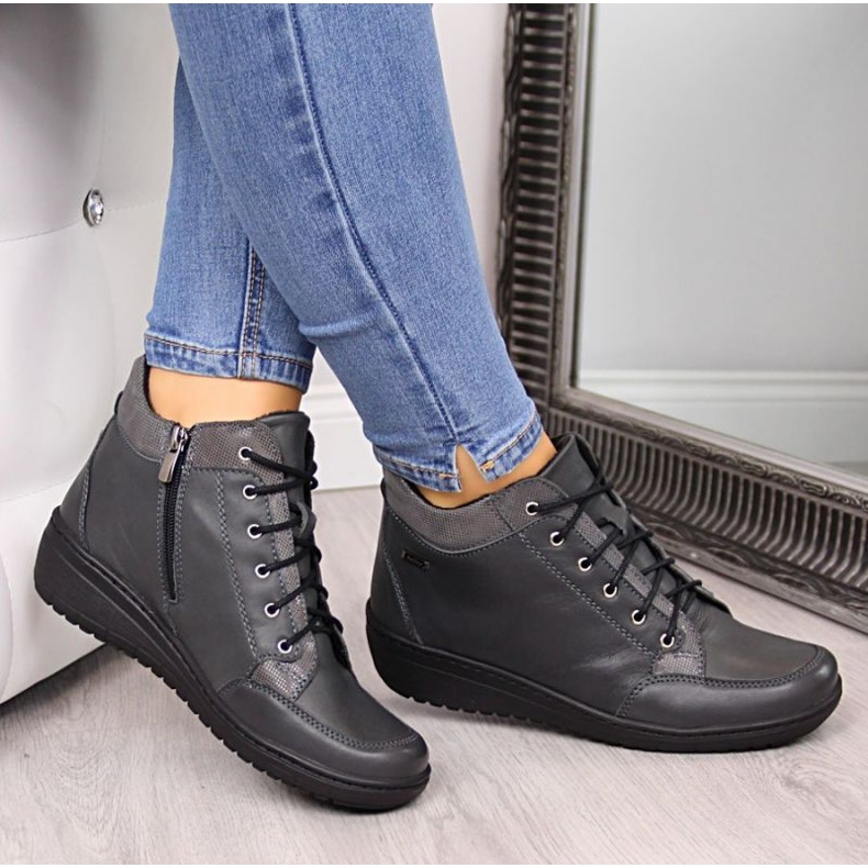 Kožené boty se zatepleným klínem Helios W H524A šedá 2 Kožené boty se zatepleným klínem Helios W H524A šedá 2