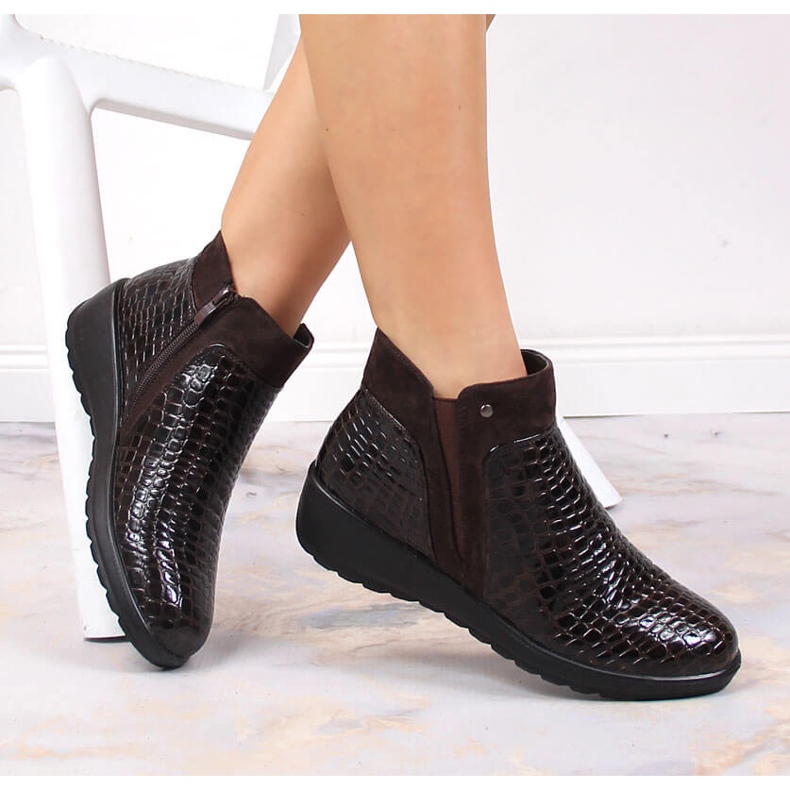 Hnědé dámské kozačky na klínovém podpatku, hnědé T.Sokolski hnědý 1