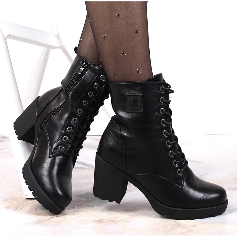 T.Sokolski Kozačky se šněrováním na sloupek a zip, zateplené Jezzi černá 1 T.Sokolski Kozačky se šněrováním na sloupek a zip, zateplené Jezzi černá 1