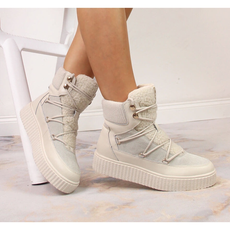 Kožené šněrovací kozačky na světle béžové platformě Laura La.Fi béžový 1