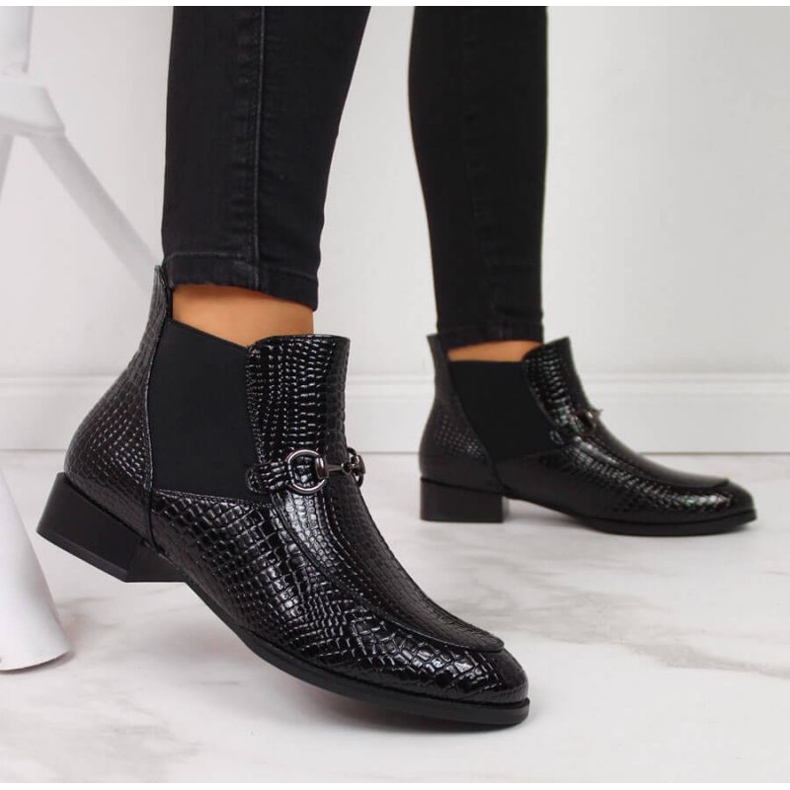 Lakovaná Chelsea bota Filippo W PAW269 černá 2