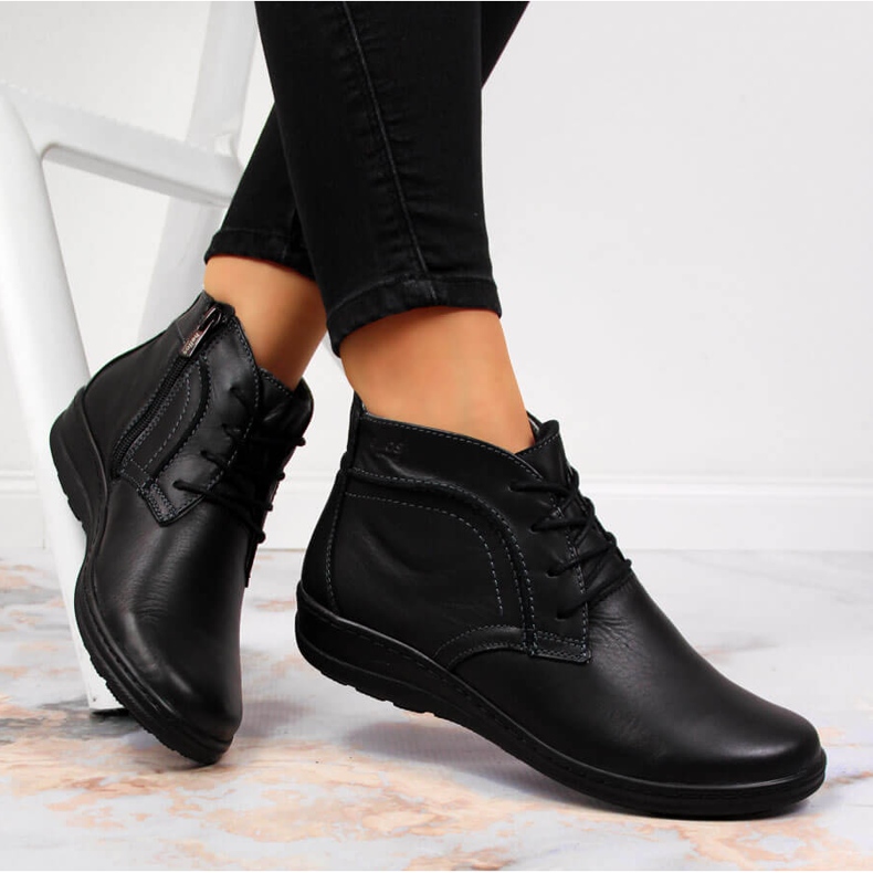 Černé zateplené kožené holínky černé Helios 612-2 černá 2