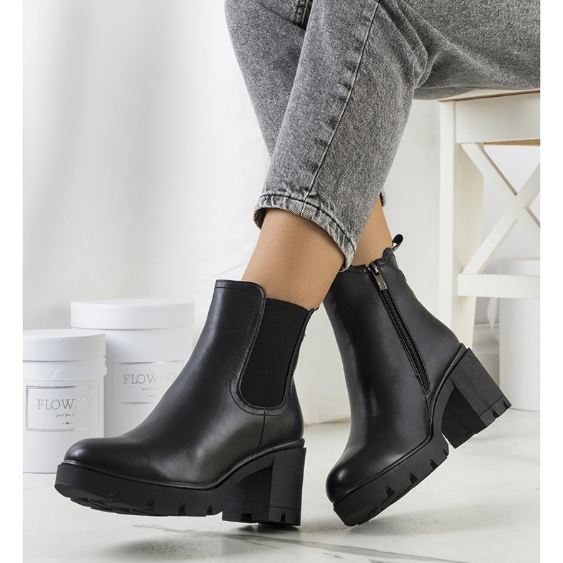 PA1 Černé kozačky na podpatku značky Selima černá 1 PA1 Černé kozačky na podpatku značky Selima černá 1