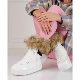 Dámské sněhule na platformě s kožíškem Shelovet bílý 1
