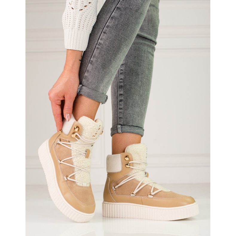 Dámské béžové kožené sněhule Shelovet na platformě béžový hnědý 1