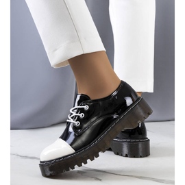 PA1 Černé lakované boty Cardin bílý černý 2