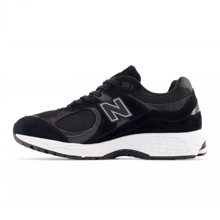 Boty New Balance 2002R M NBM2002RBK černá 1