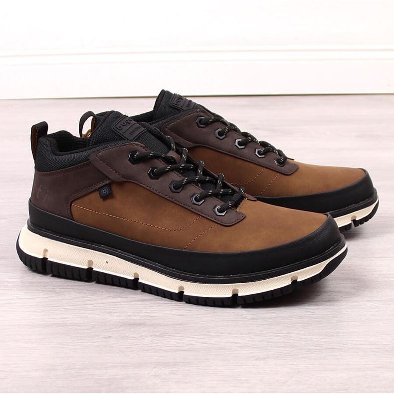 Pohodlné vysoké hnědé pánské boty Bugatti KK153232 černá 1