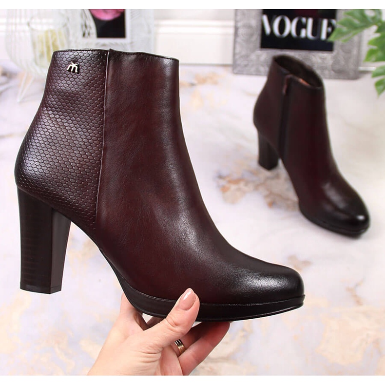 Kaštanově hnědé teplé dámské kozačky na sloupku M. Daszyński bordó 1