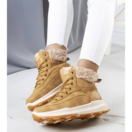 Béžové zateplené kozačky LCJ-22-44-1361L Lee Cooper béžový 1