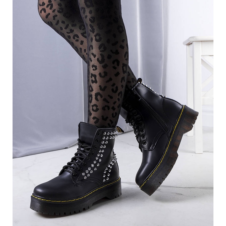 PA1 Černé kozačky s cvočky Castello černá 1