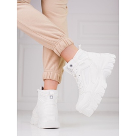 Dámské trapery na platformě Big Star KK274369 bílý 2 Dámské trapery na platformě Big Star KK274369 bílý 2