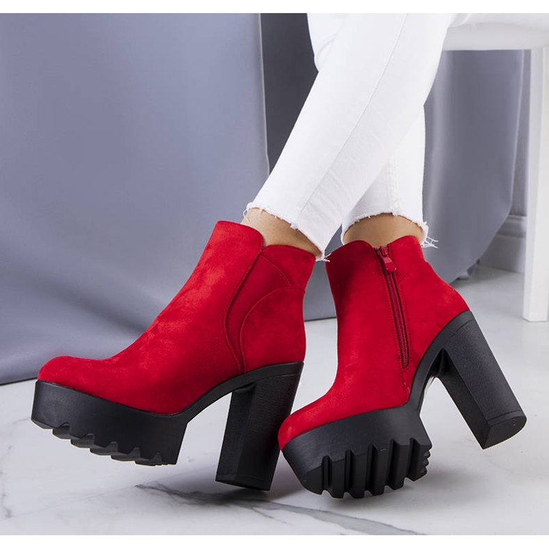 BM Červené zateplené kozačky na platformě Miran 1 BM Červené zateplené kozačky na platformě Miran 1