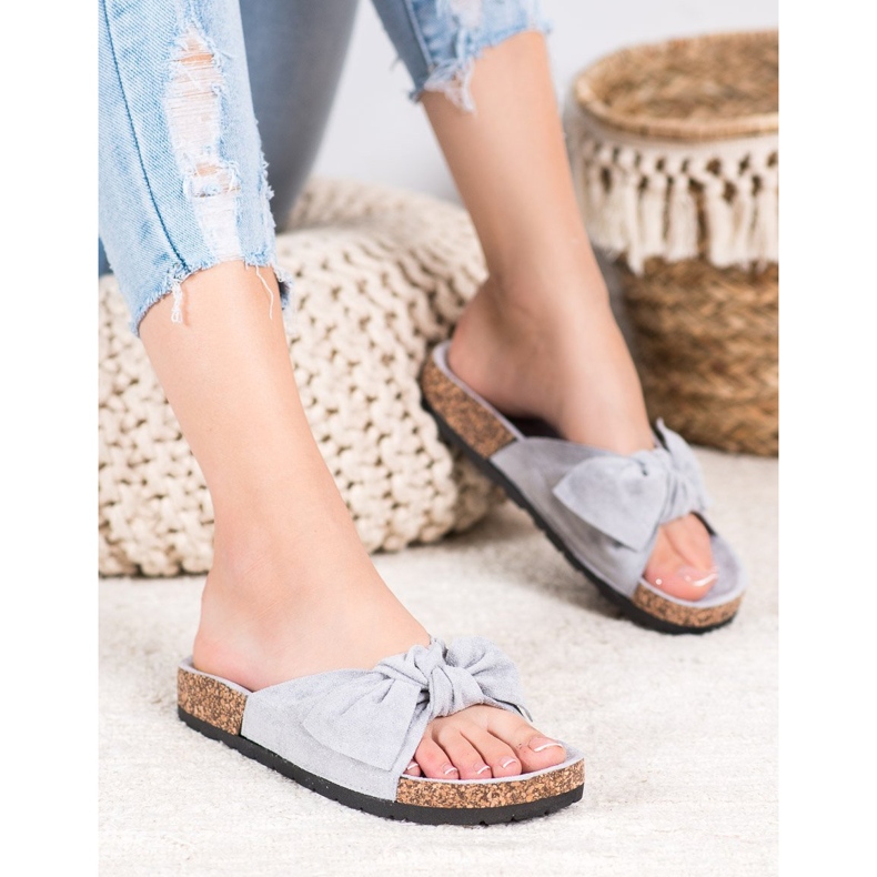 SHELOVET Semišové pantofle na platformě šedá 2