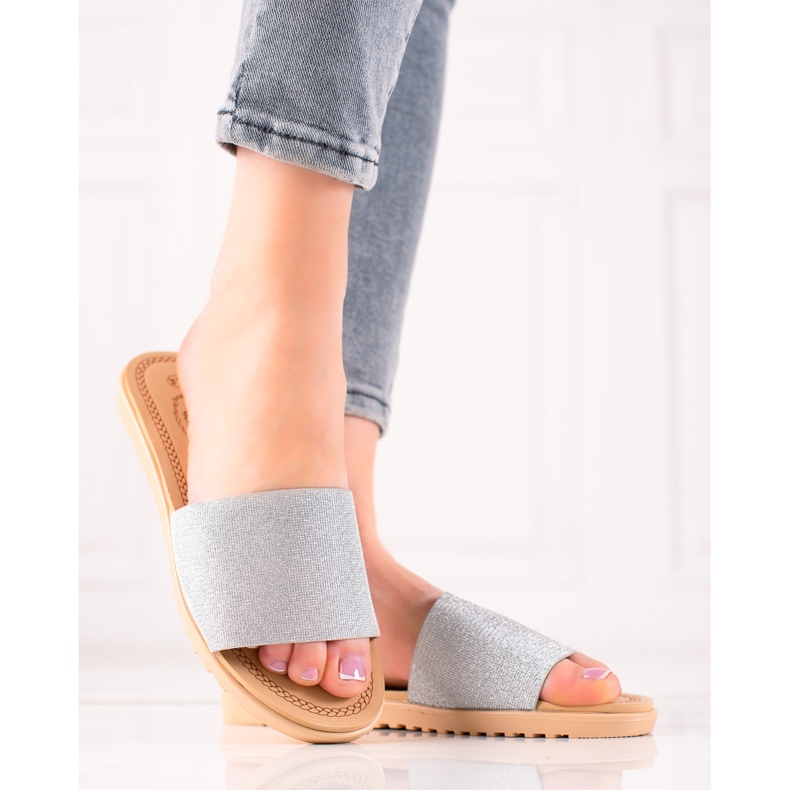 TRENDI Třpytivé pantofle stříbro 1