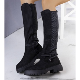 Černé zateplené kozačky od Leale černá 2 Černé zateplené kozačky od Leale černá 2