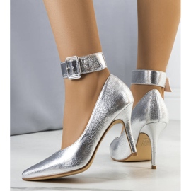 PA1 Stříbrné metalické odznaky Janin stříbrný 1