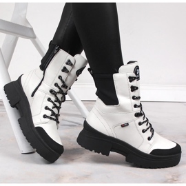 Dámské bílé nepromokavé kožené boty Rieker Revolution W0374-80 bílý černá 1