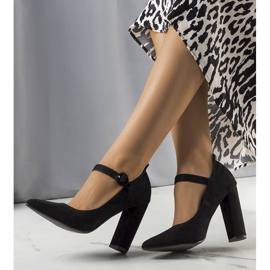 BM Černé lodičky s páskem Kaiser černý 1