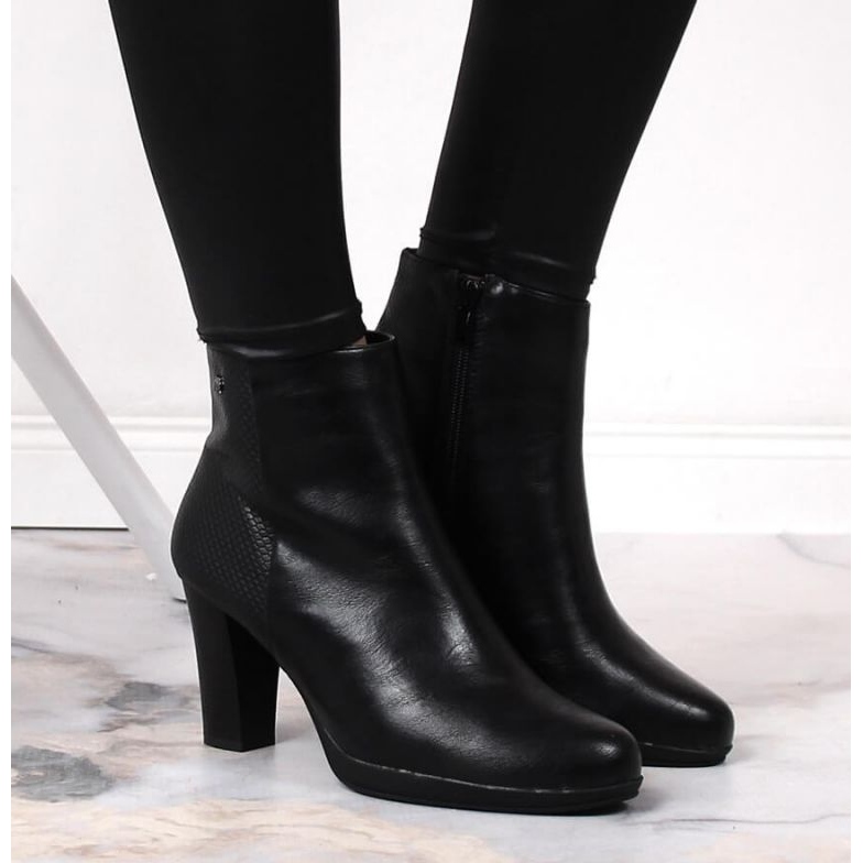 Zateplené vysoké podpatky M.Daszyński W SAN8B černý 2