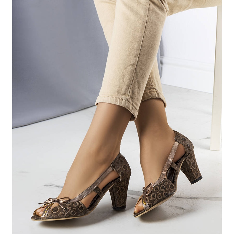 PA1 Hnědé lodičky na vysokém podpatku značky Lavra hnědý měď 2