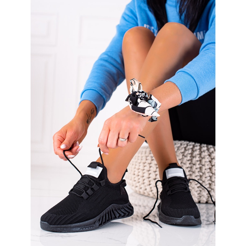 SHELOVET Černé sportovní boty černá 1