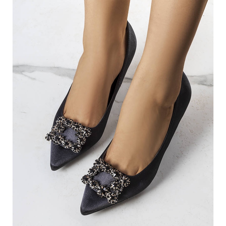 BM Černé lodičky na vysokém podpatku značky Lukis černá 1