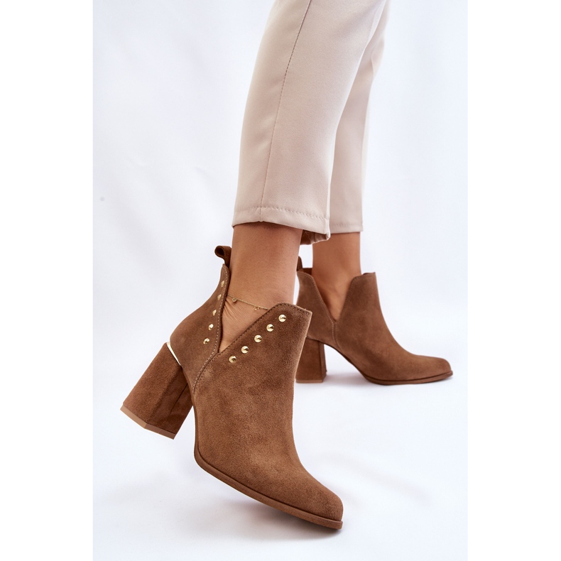 Lewski Shoes Dámské semišové kozačky s výřezy vlevo 3075 Camel hnědý 2 Lewski Shoes Dámské semišové kozačky s výřezy vlevo 3075 Camel hnědý 2