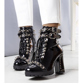 BM Černé lakované kozačky značky Goyo černý 1