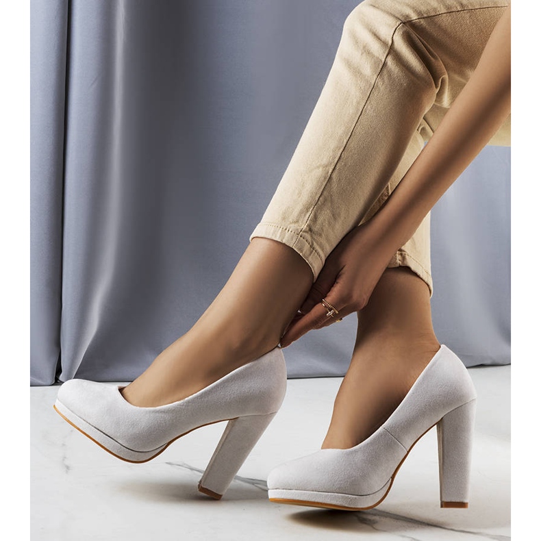 BM Šedé lodičky na podpatku od Fardi šedá 1