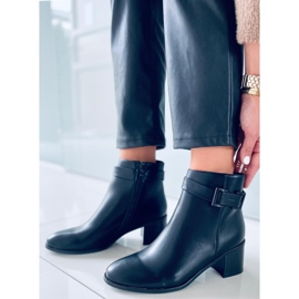 BM Černé kozačky na podpatku Dolores černá 2 BM Černé kozačky na podpatku Dolores černá 2